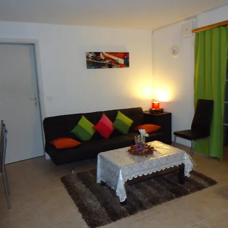 Knk Holiday Apartment Saxeten